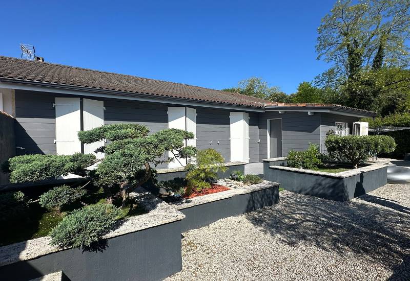 Pose de volets battants à Pyla-sur-Mer, face au Cap Ferret | Un projet soigné sur le Bassin d’Arcachon