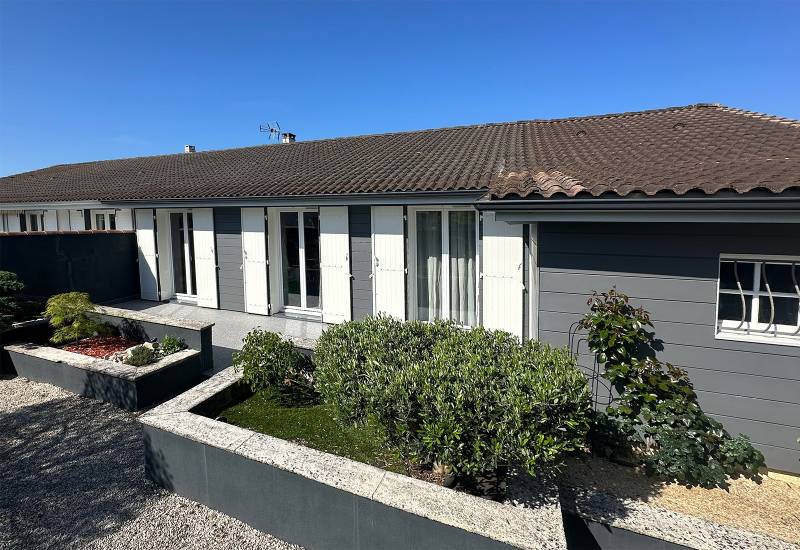 Pose de volets battants à Pyla-sur-Mer, face au Cap Ferret | Un projet soigné sur le Bassin d’Arcachon