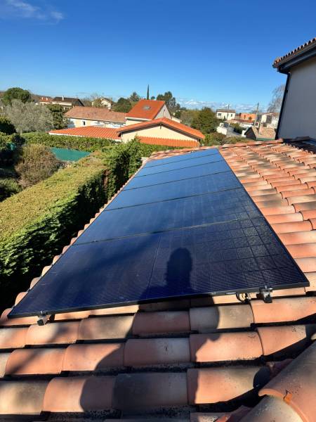 Pose et mise en service de 15 panneaux solaires de 7.5 Kwc près de Toulouse
