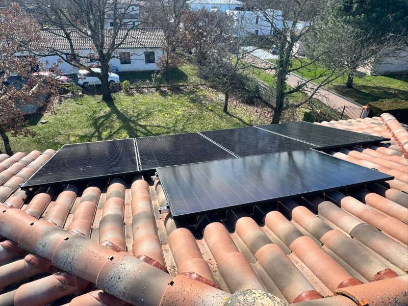 Pose et mise en service de 15 panneaux solaires de 7.5 Kwc près de Toulouse