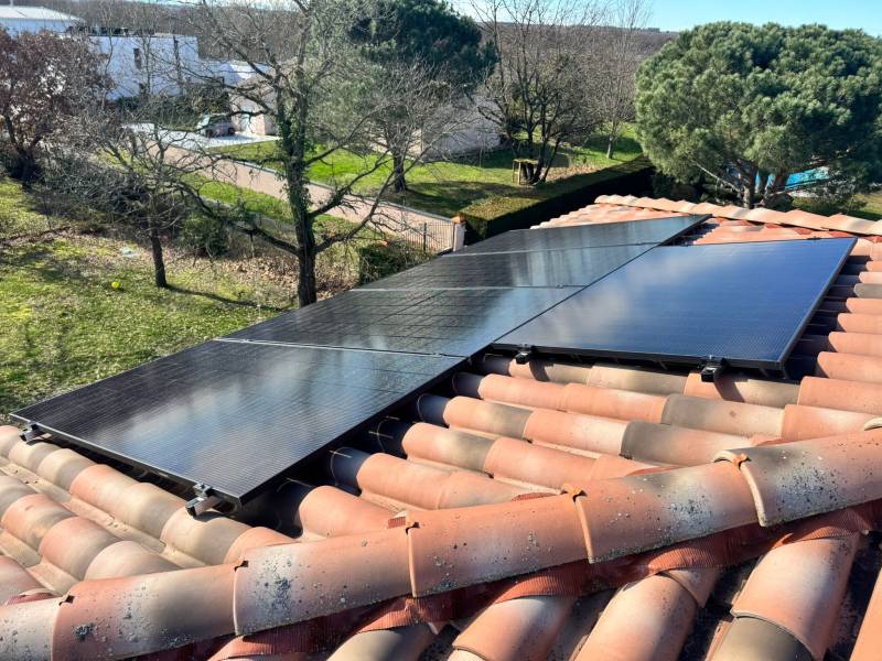 Pose et mise en service de 15 panneaux solaires de 7.5 Kwc près de Toulouse