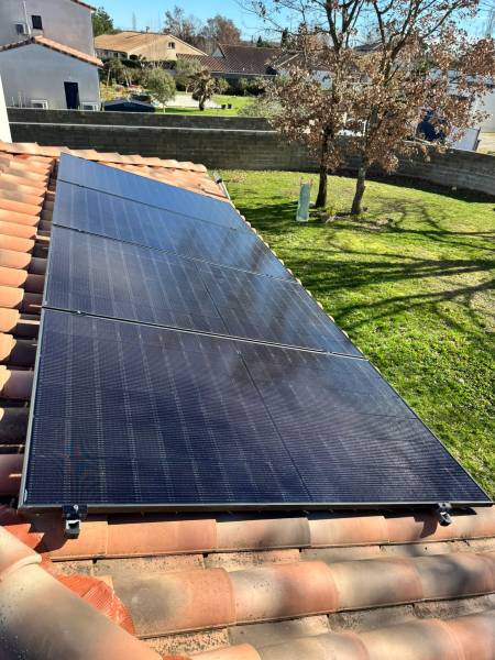 Pose et mise en service de 15 panneaux solaires de 7.5 Kwc près de Toulouse